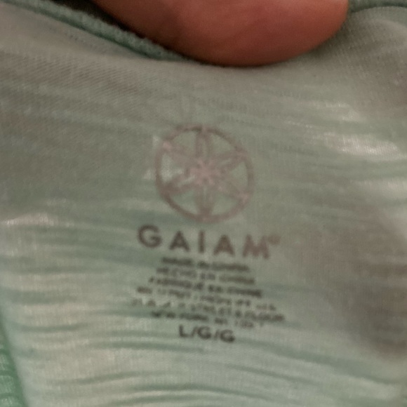 GAIAM mint athletic shirt, size large - Picture 4 of 4